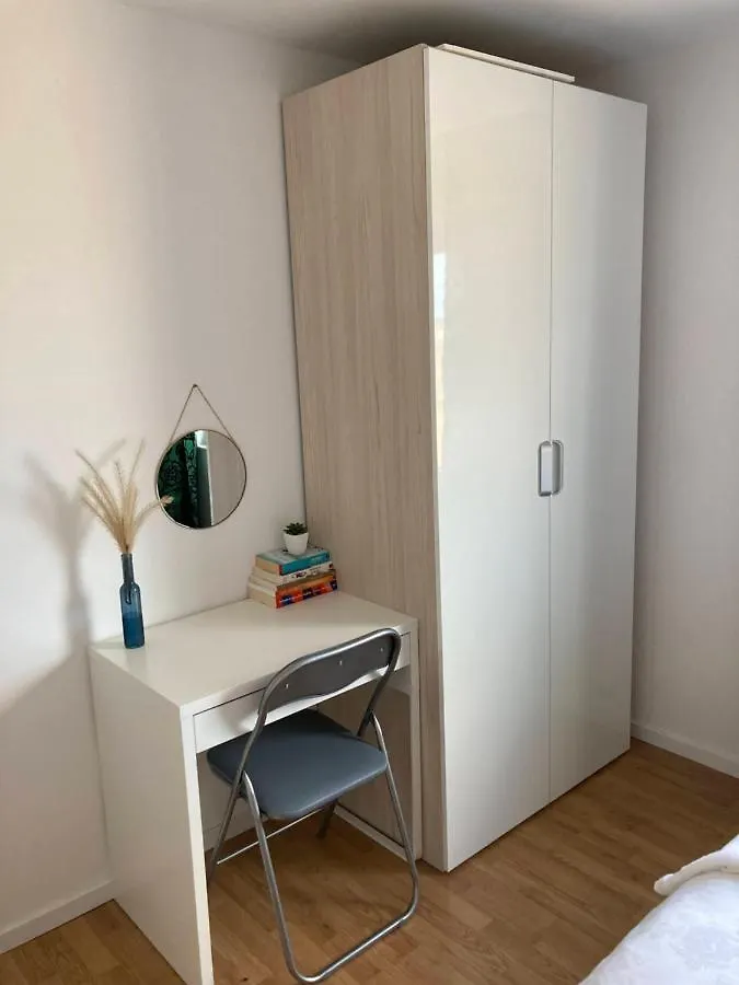 Apartmani Dorijan Vrsi 0*,
