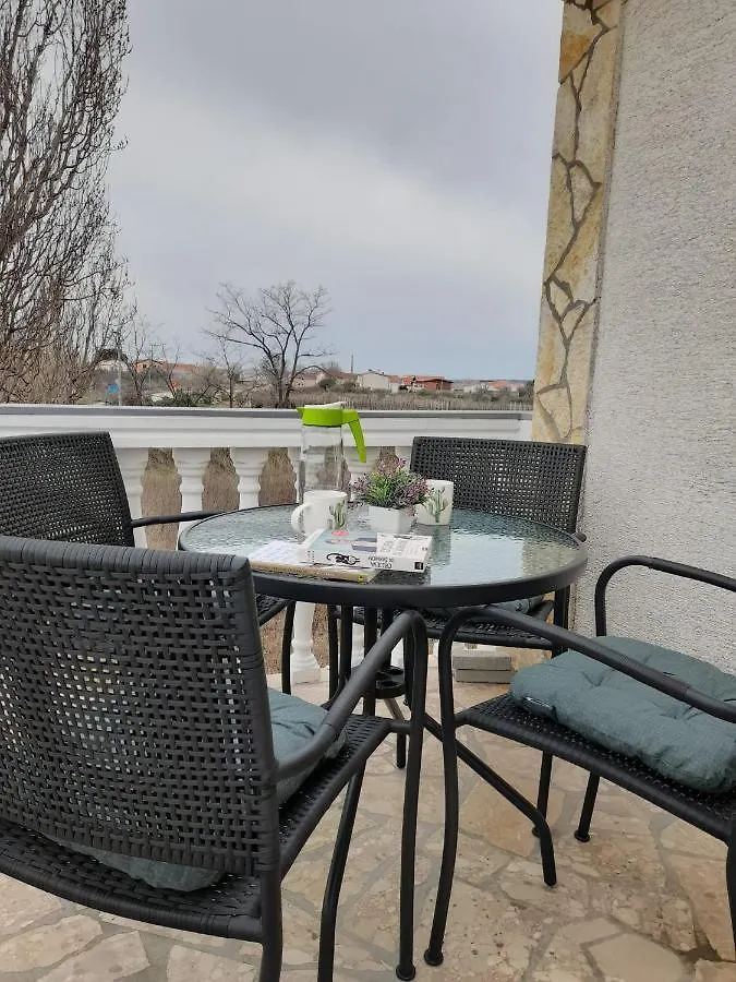 Apartmani Dorijan Vrsi 0*,  Chorvatsko