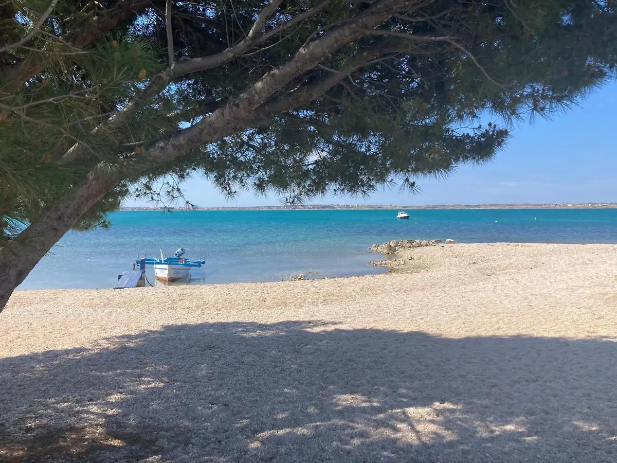 Apartmani Dorijan Vrsi 0*,  Chorvatsko