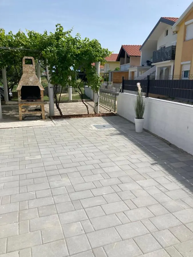 Apartmani Dorijan Vrsi
